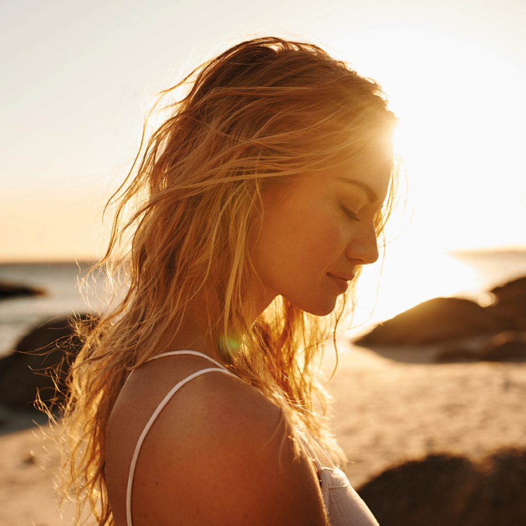 4 productos para potenciar un bronceado natural