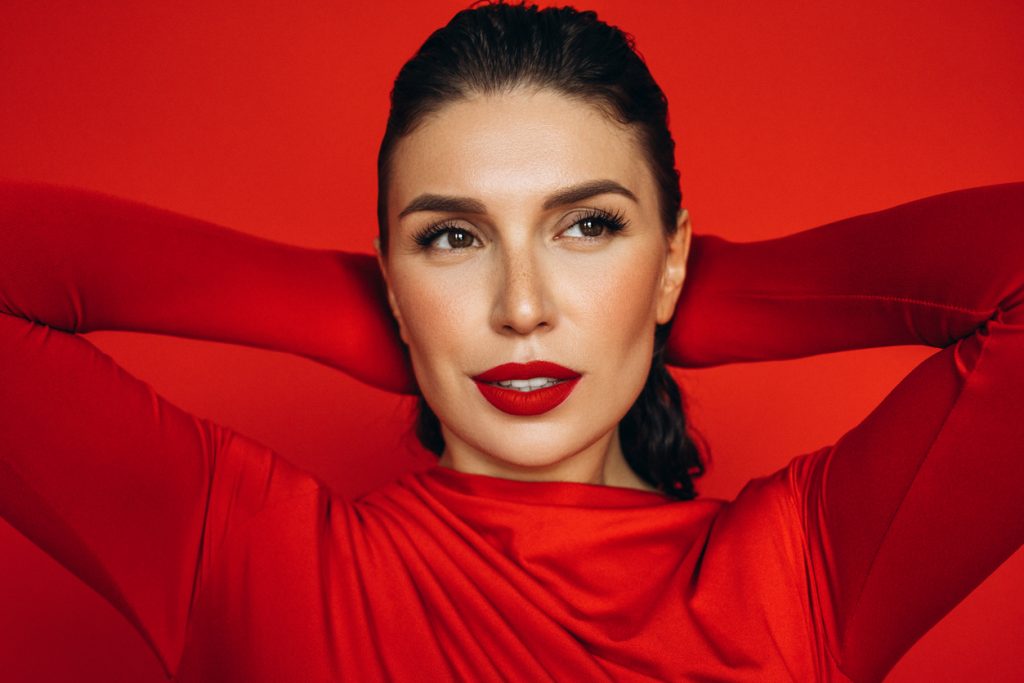 ICONIC RED UN BRINDIS POR EL ROJO